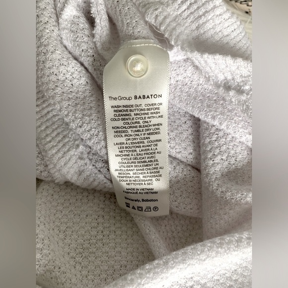 Aritzia The Group Babaton LS Light Knit top
SZ:S/M fits oversized - Picture 5 of 6